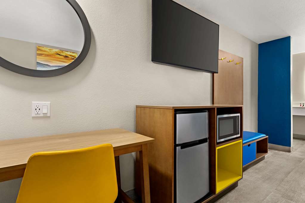 Days Inn by Wyndham Ruidoso Downs - photo 19