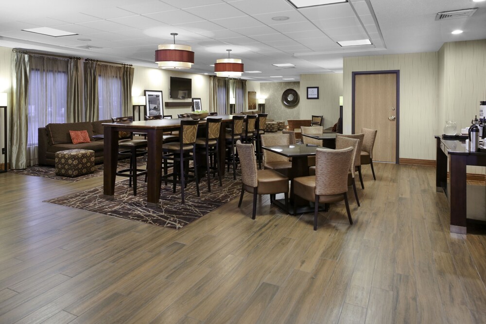 Hampton Inn Portage - photo 29