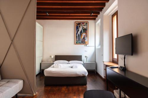 Youhosty Anfiteatro 12 — 4-Star Luxury Hotel in Milan, Italy