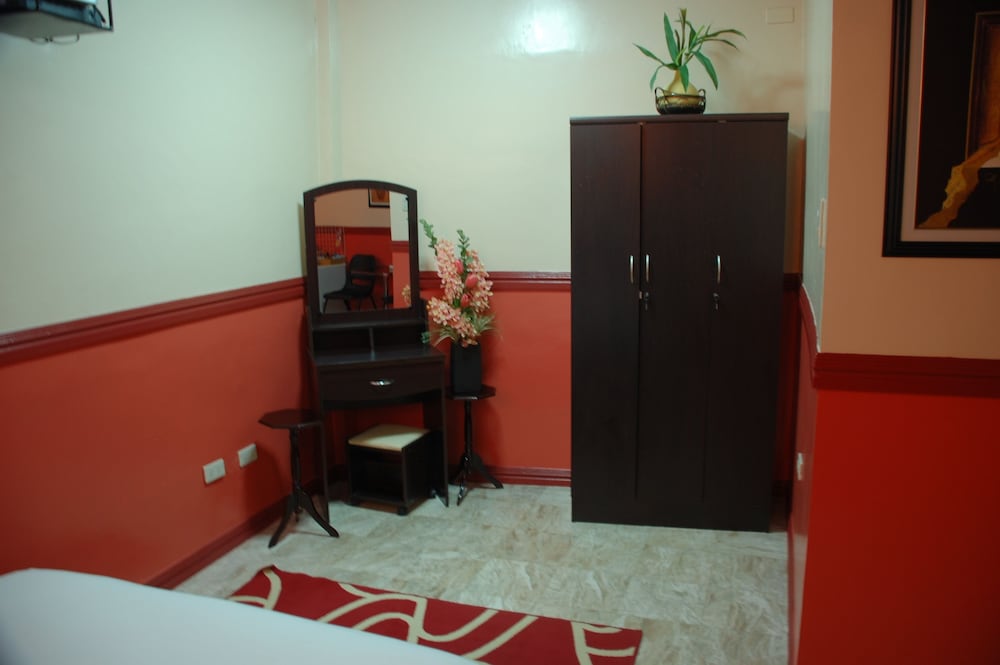 Kokomos Hotel and Restaurant — Angeles City — photo 5