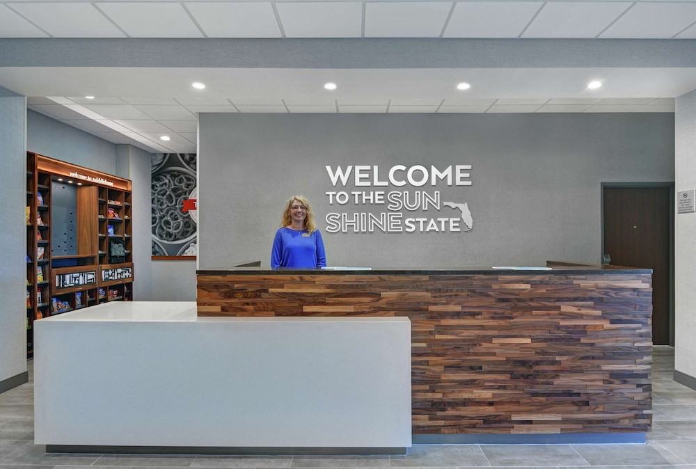 Hampton Inn & Suites Middleburg - photo 4