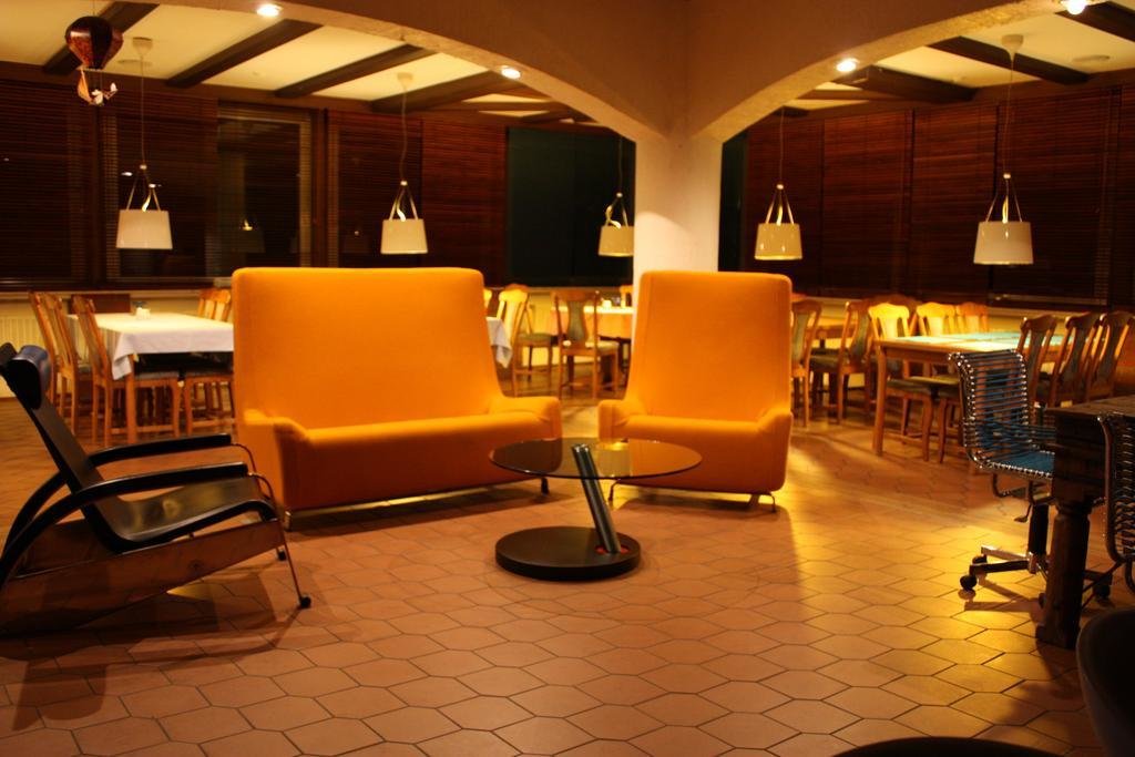 Hotel Gran Turismo — Koeln