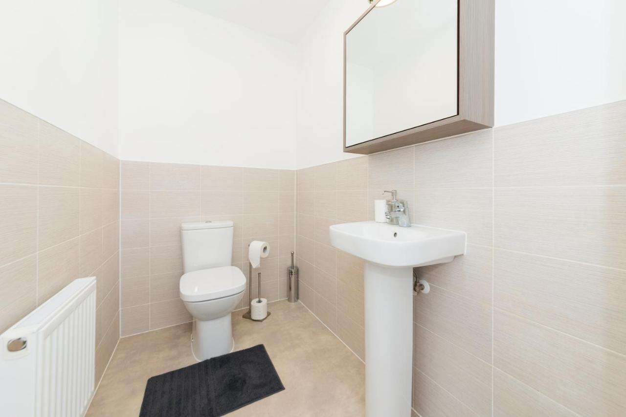 Greenfield Modern 3br Home Southcote Lane Reading