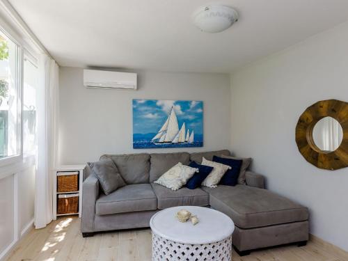 Apartment Kate Two Bedroom Apartment with Sea View