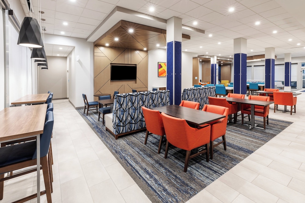 Holiday Inn Express & Suites Senatobia I 55 by IHG - photo 35