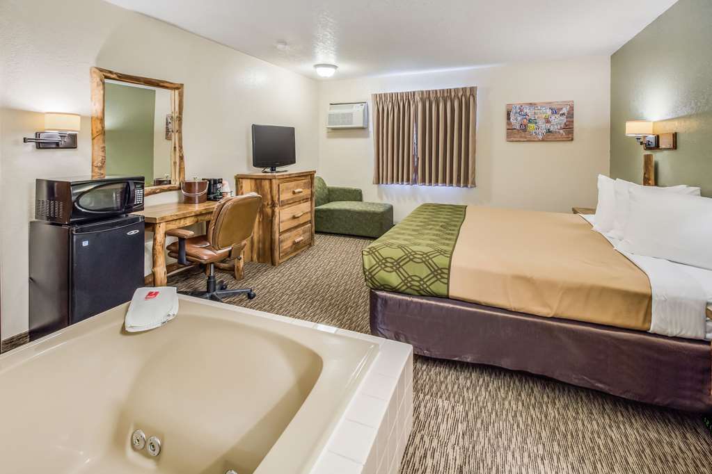 Econo Lodge Custer Crazy Horse Area - photo 35