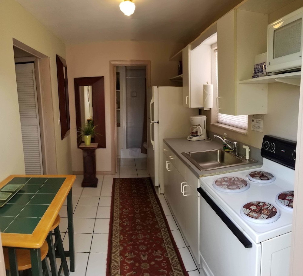 Inn Leather Guest House Male Only LGBT - photo 11