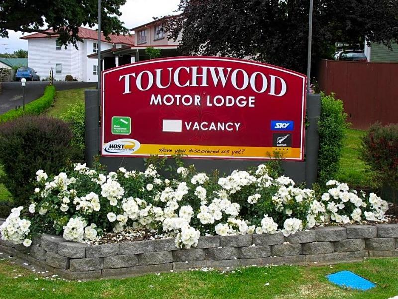 Touchwood Motor Lodge — 4-Star Luxury Hotel in Pukekohe East, New Zealand
