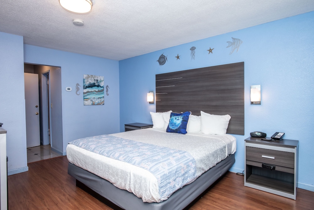 Aqua Breeze Inn - photo 33