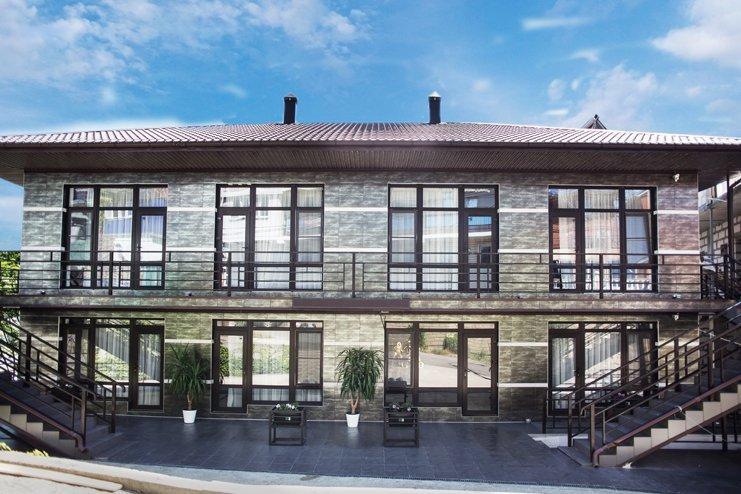 Sultan - carbon neutral hotel in Ol'ginka