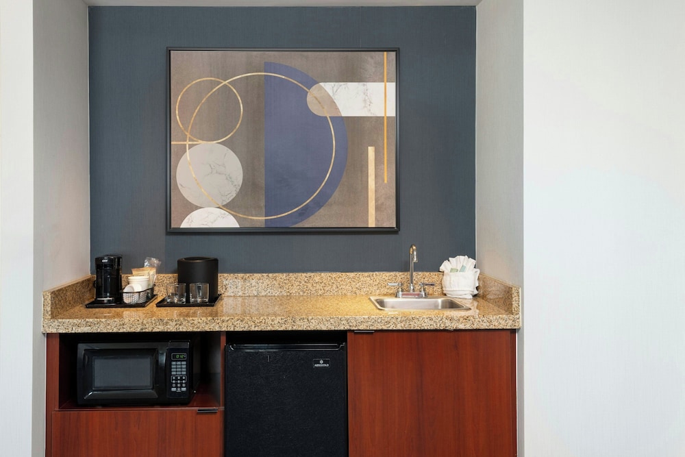 Courtyard Marriott Aksarben Village - photo 28