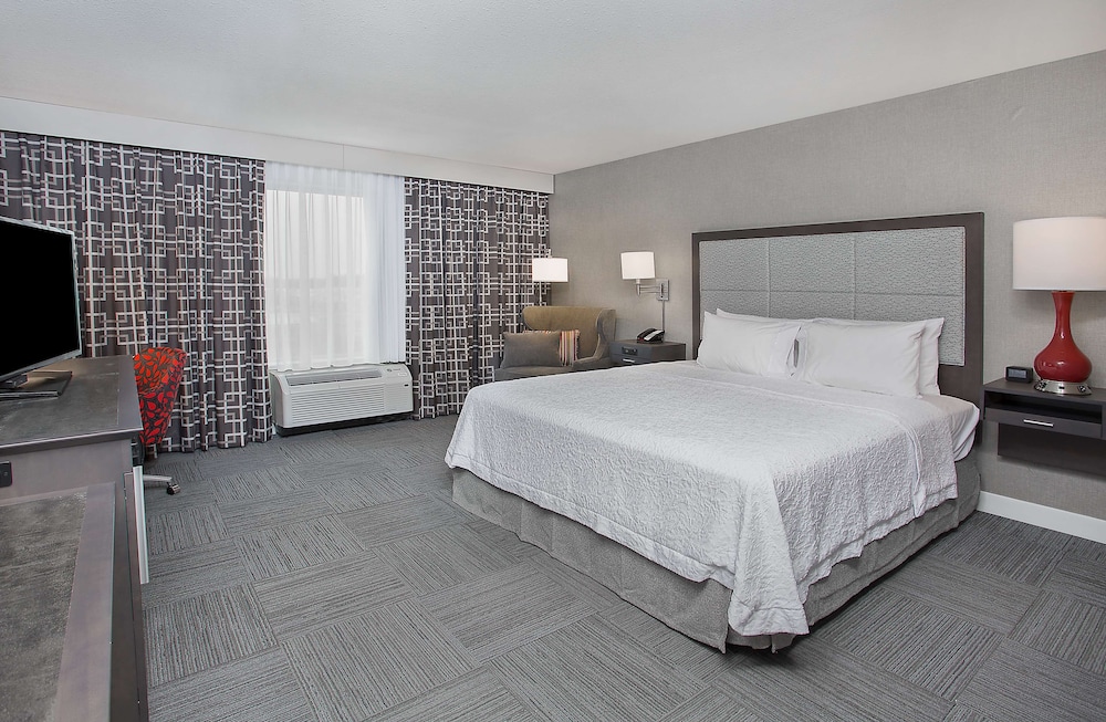 Hampton Inn Vincennes - photo 6