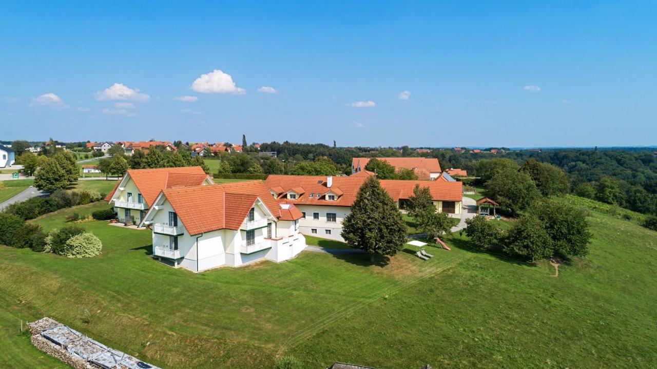 Gästehaus Fiedler — 4-Star Luxury Hotel in Bad Waltersdorf, Austria