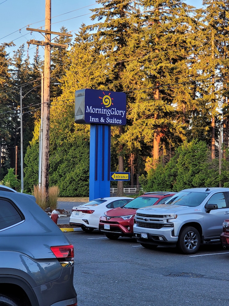 MorningGlory Inn & Suites - photo 40