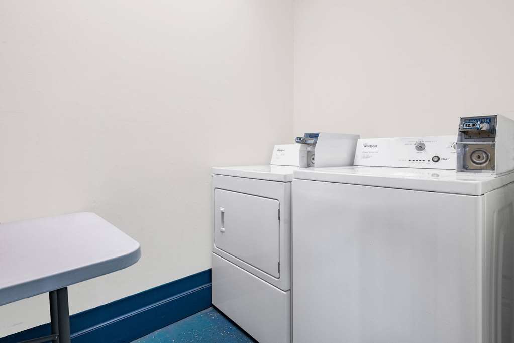 Days Inn and Suites by Wyndham Oxford - photo 40
