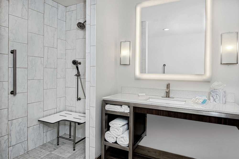 Hilton Garden Inn San Marcos - photo 19