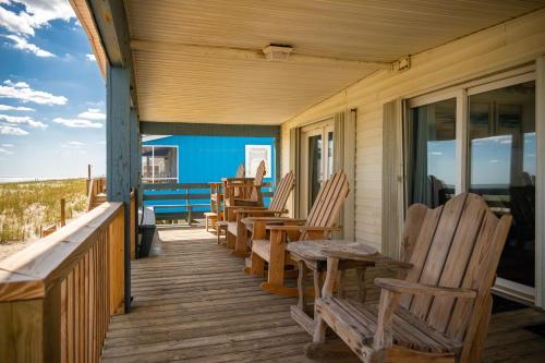 Chill'ax Inn by Oak Island Accommodations - photo 49