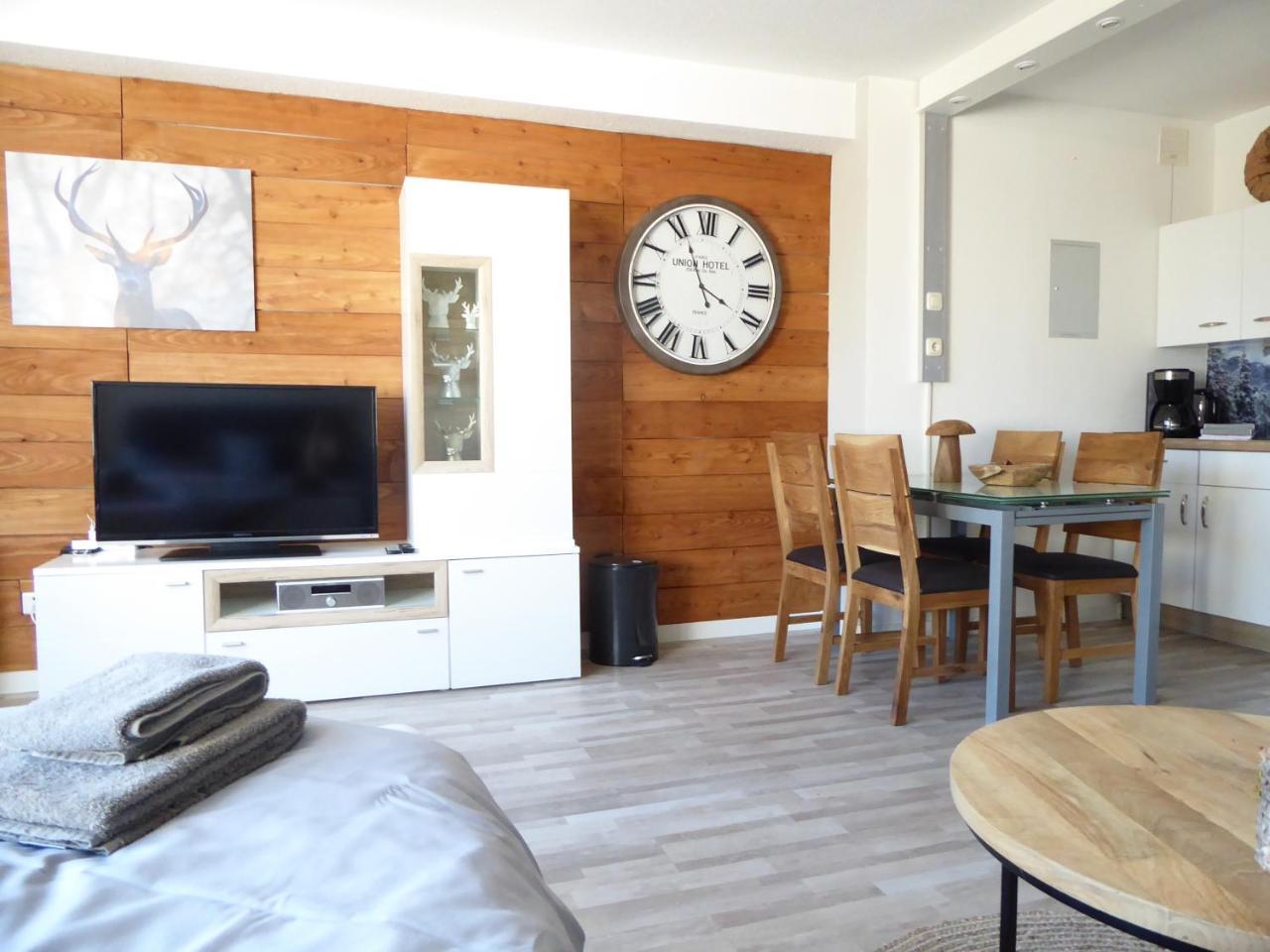 Mountain Suite Winterberg Ferienwohnung Pool Sauna Hund 4 Pers Wifi near Ski Lift — 4-Star Luxury Hotel in Winterberg, Germany