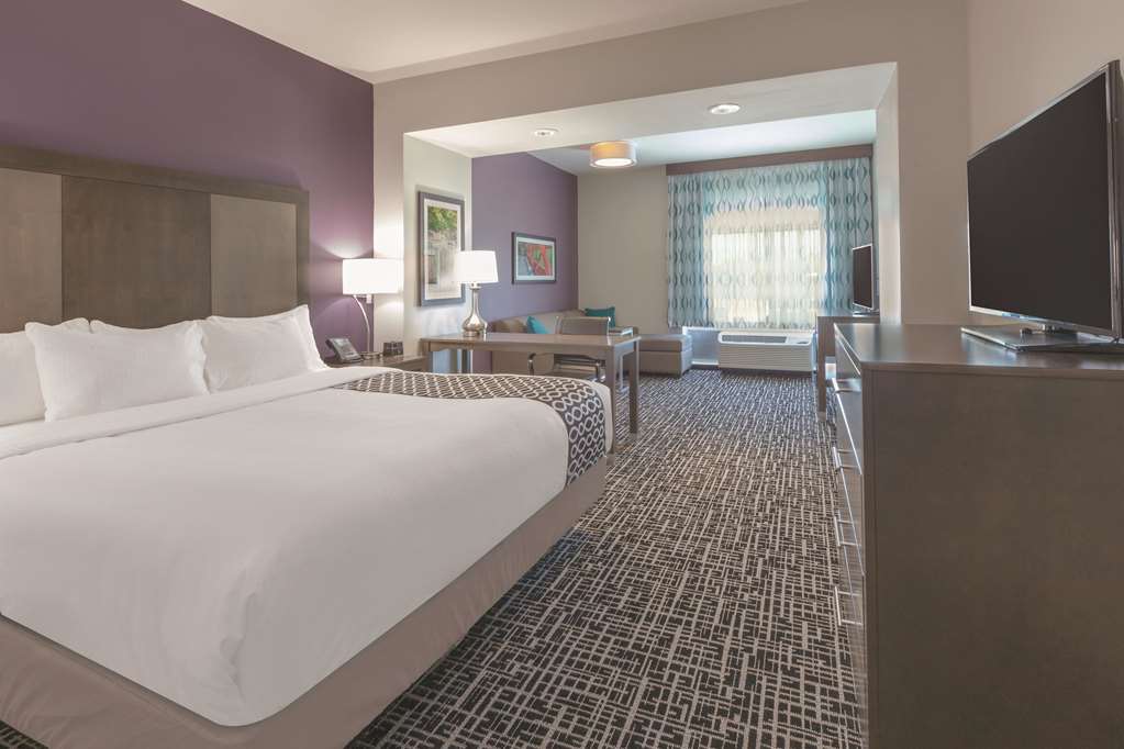 La Quinta Inn & Suites by Wyndham Terre Haute - photo 18
