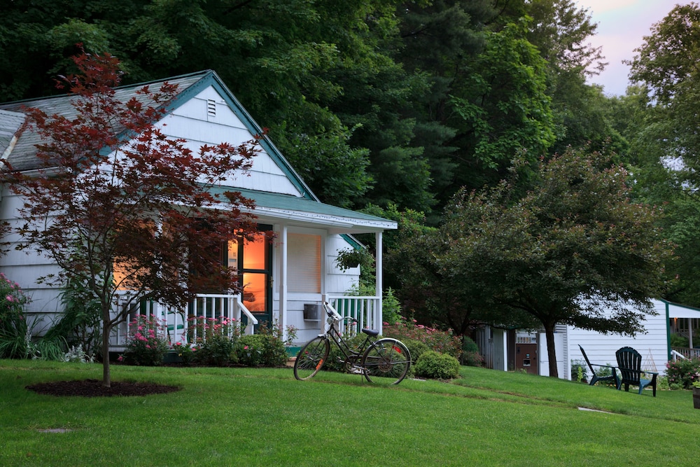 The Woodstock Inn on the Millstream - photo 56