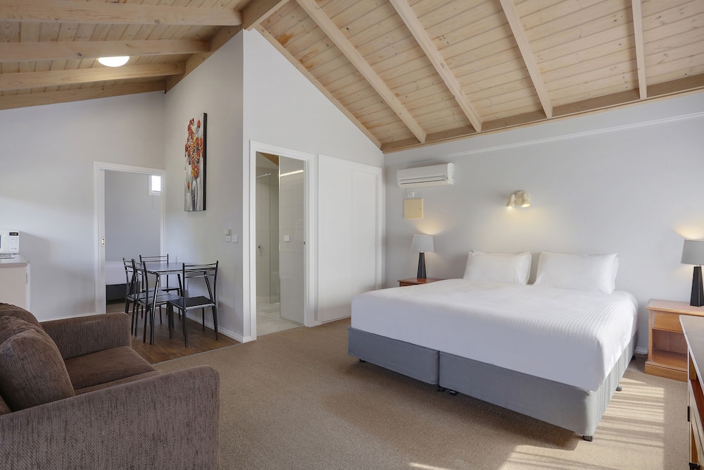 The Great Ocean Road Studios — hotel in Warrnambool