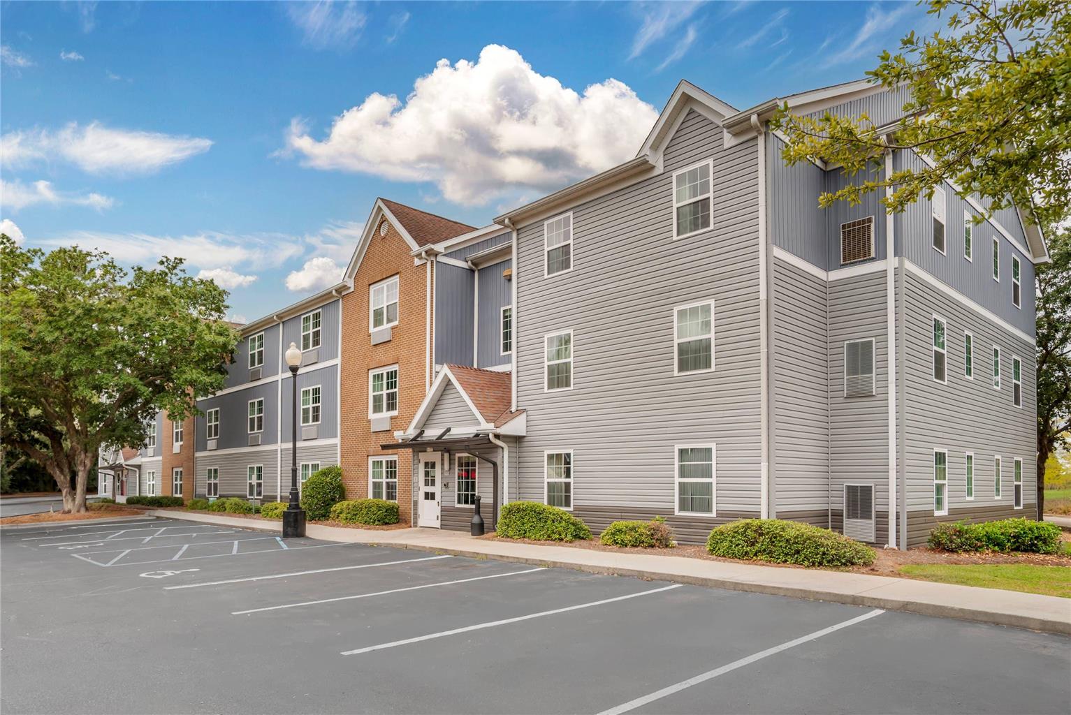 Alluxsuites at 1876 an Ascend Collection Hotel - photo 11