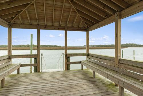 Marsh Madness by Oak Island Accommodations - photo 25