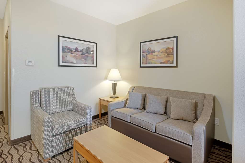 Best Western Plus Guymon Hotel & Suites - photo 22