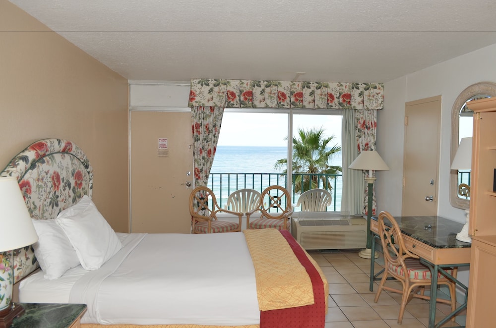 Days Inn by Wyndham Panama City Beach Beachfront Resort - photo 6