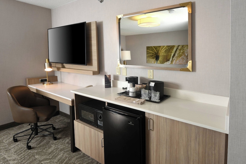 SpringHill Suites Des Moines West - photo 6