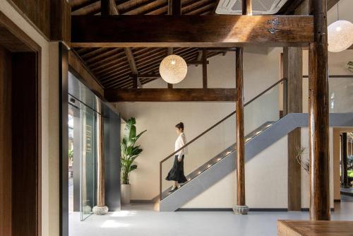 Hongcun Nanhu Guanyuan Designer Lake View Resort Hotel Scenic spot tickets are not included in Laizhou, People's Republic of China