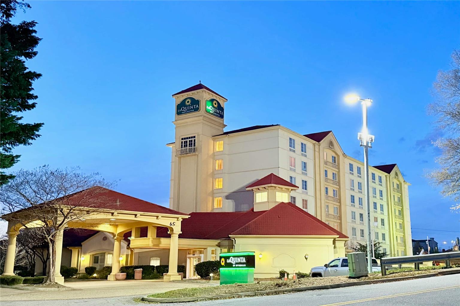 La Quinta by Wyndham Haywood Mall Near Greenville Downtown - photo 3