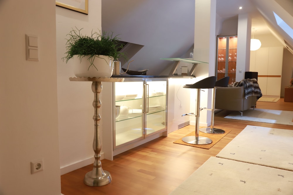 Ferienwohnungen Ries — 5-Star Luxury Hotel in Annweiler Am Trifels, Germany