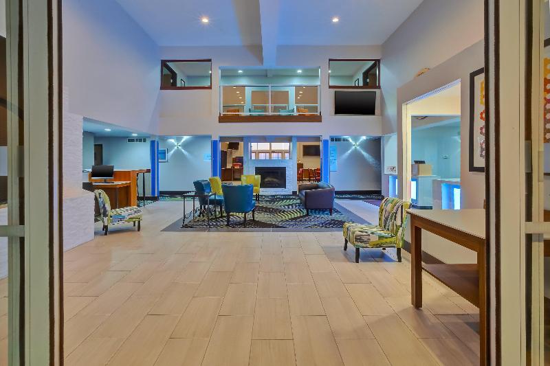 Holiday Inn Express & Suites Petoskey by IHG - photo 2