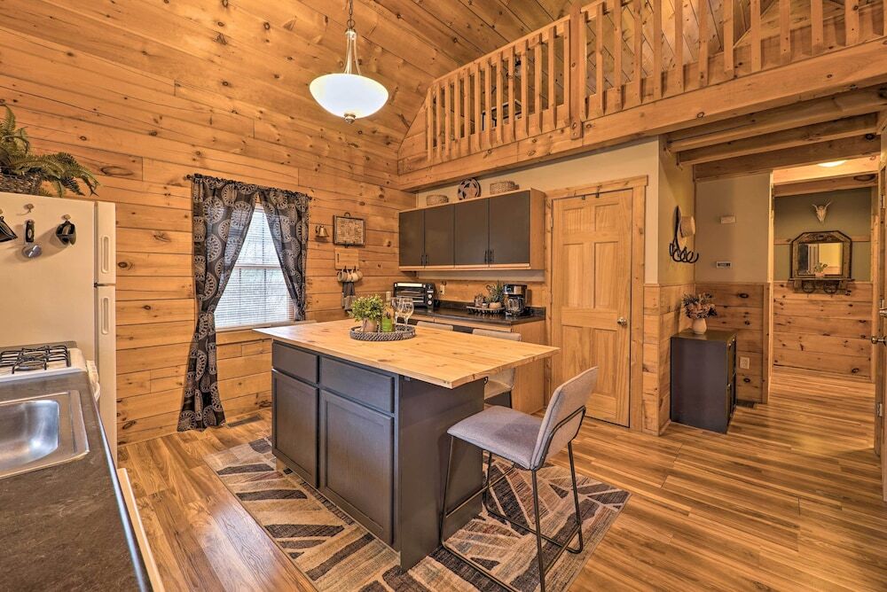 Charming Log Cabin At Double Jj Ranch Resort — Montague