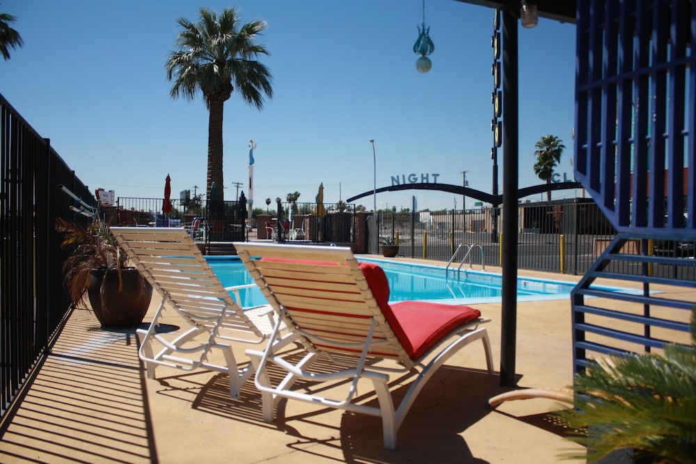 Desert Hills Motel - photo 61