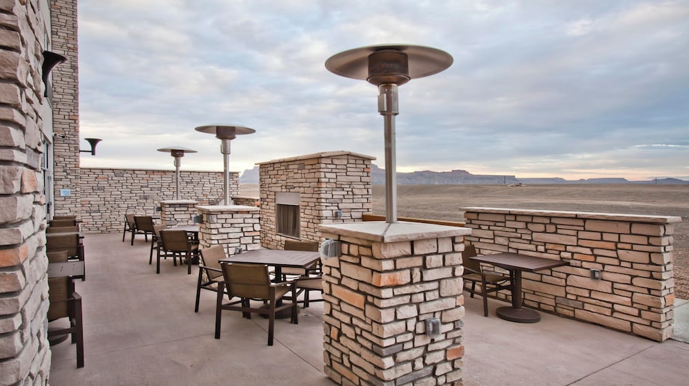 Holiday Inn Express and Suites Green River - photo 43