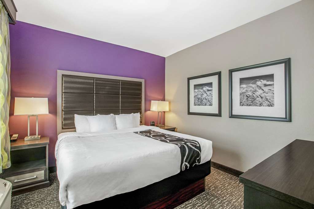 La Quinta Inn & Suites by Wyndham Kearney - photo 24