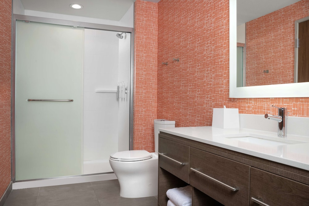 Home2 Suites by Hilton Cullman - photo 18
