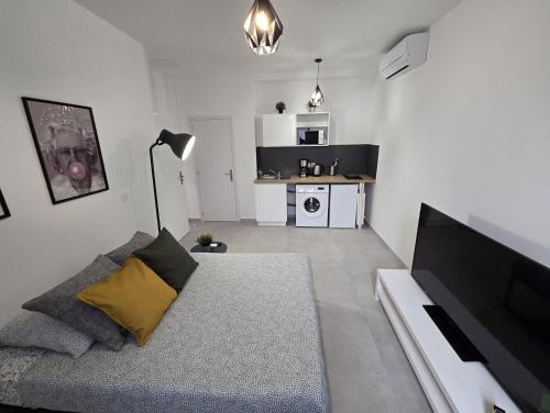 Gregbnb Studio 22m2 Climatise 10min Gare 1 in Toulon, France