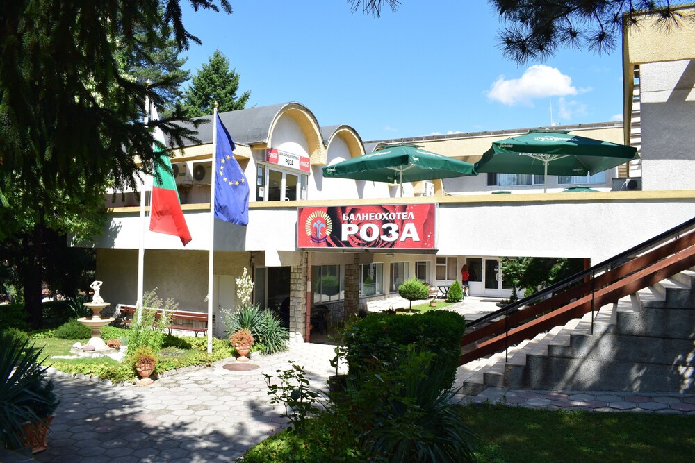 Balneohotel Roza — hotel in Strelcha