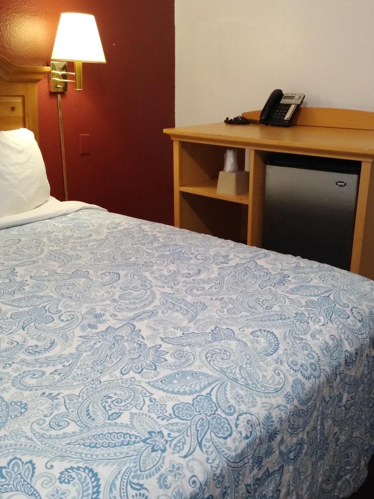 Econo Inn Anchorage - photo 12