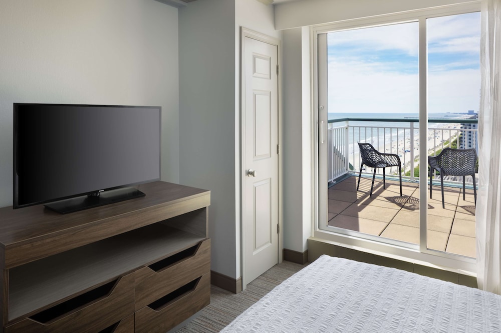 Hampton Inn & Suites Myrtle Beach Oceanfront - photo 36