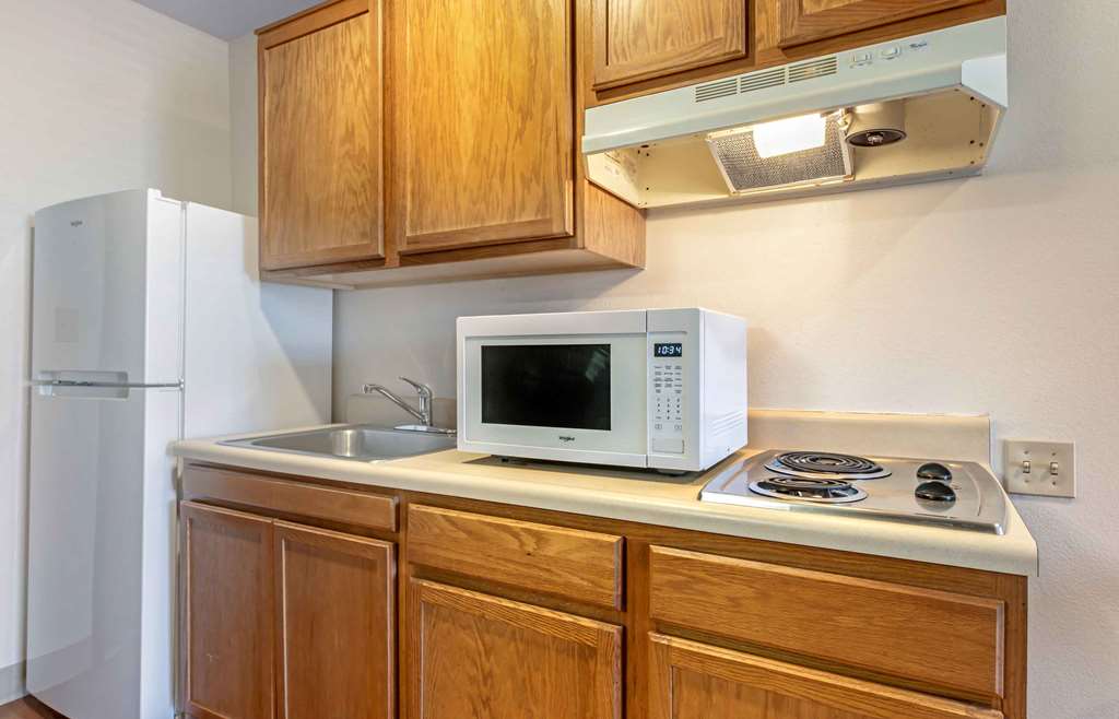 Extended Stay America Select Suites Colorado Springs Airport - photo 26