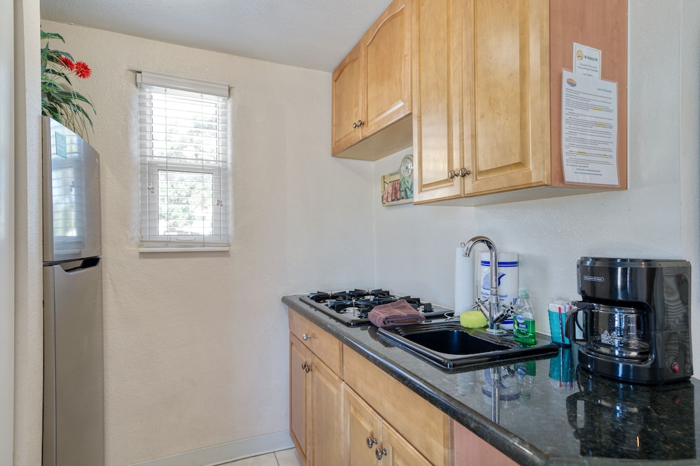 Camelot Beach Suites - photo 11