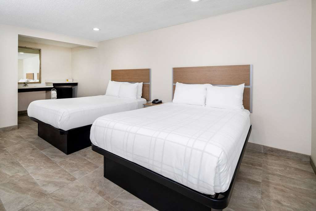 Super 8 by Wyndham Bakersfield CA - photo 26