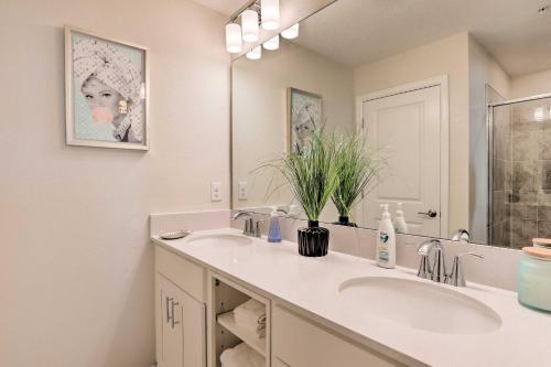 6 Mi to Disney Resort Hideaway with Pool Access - photo 5