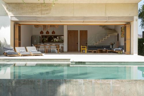 Casa Naa La Flia Beach House Luxury — 4-Star Luxury Hotel in Puerto Escondido, Mexico
