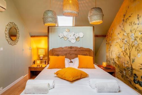 Villa Marie Emeraude Paris Orly Jacuzzi — 4-Star Luxury Hotel in Draveil, France