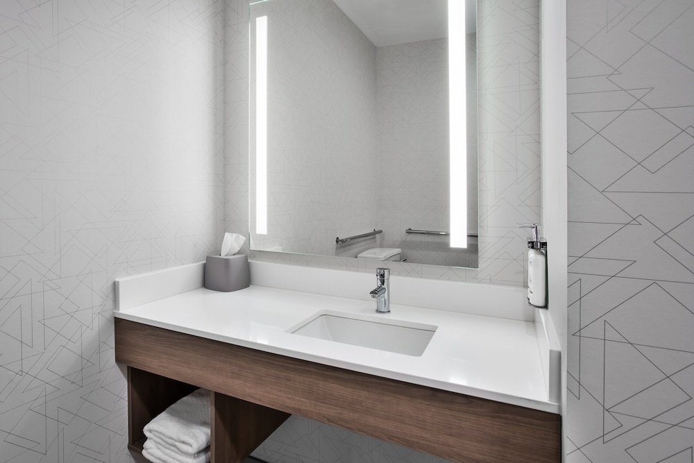 Holiday Inn Express Hotel & Suites Belleville by IHG - photo 33
